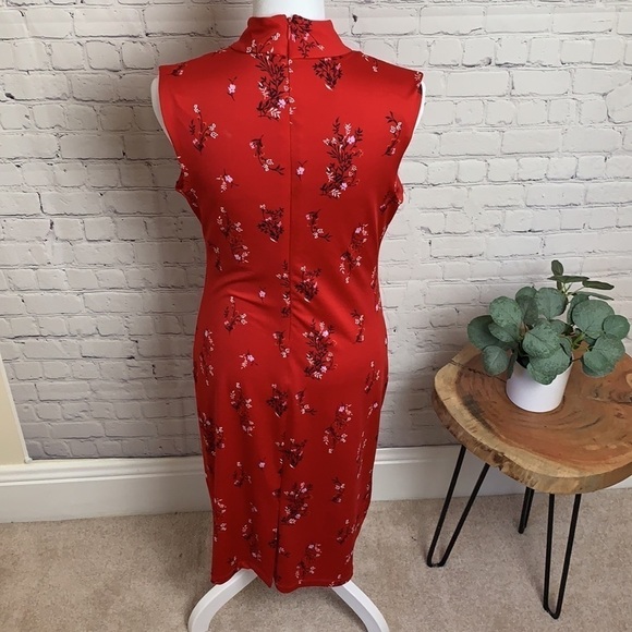 Attention Red Floral Sleeveless Dress - Picture 6 of 14